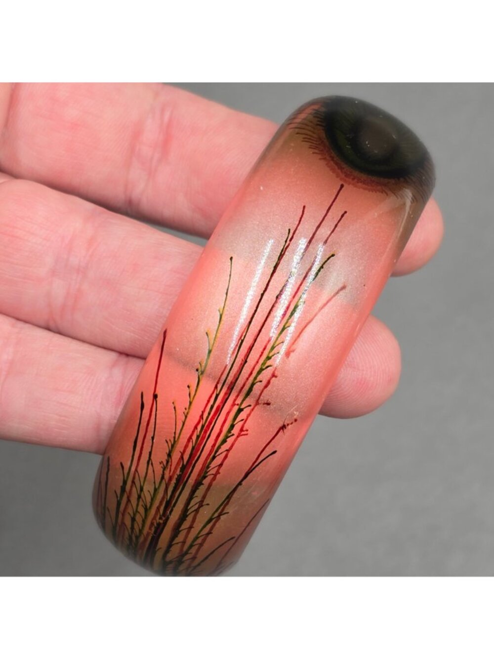 Vintage Lucite Peacock Feather Bangle Bracelet Pink Painted Retro Statement 60s - Picture 8 of 11